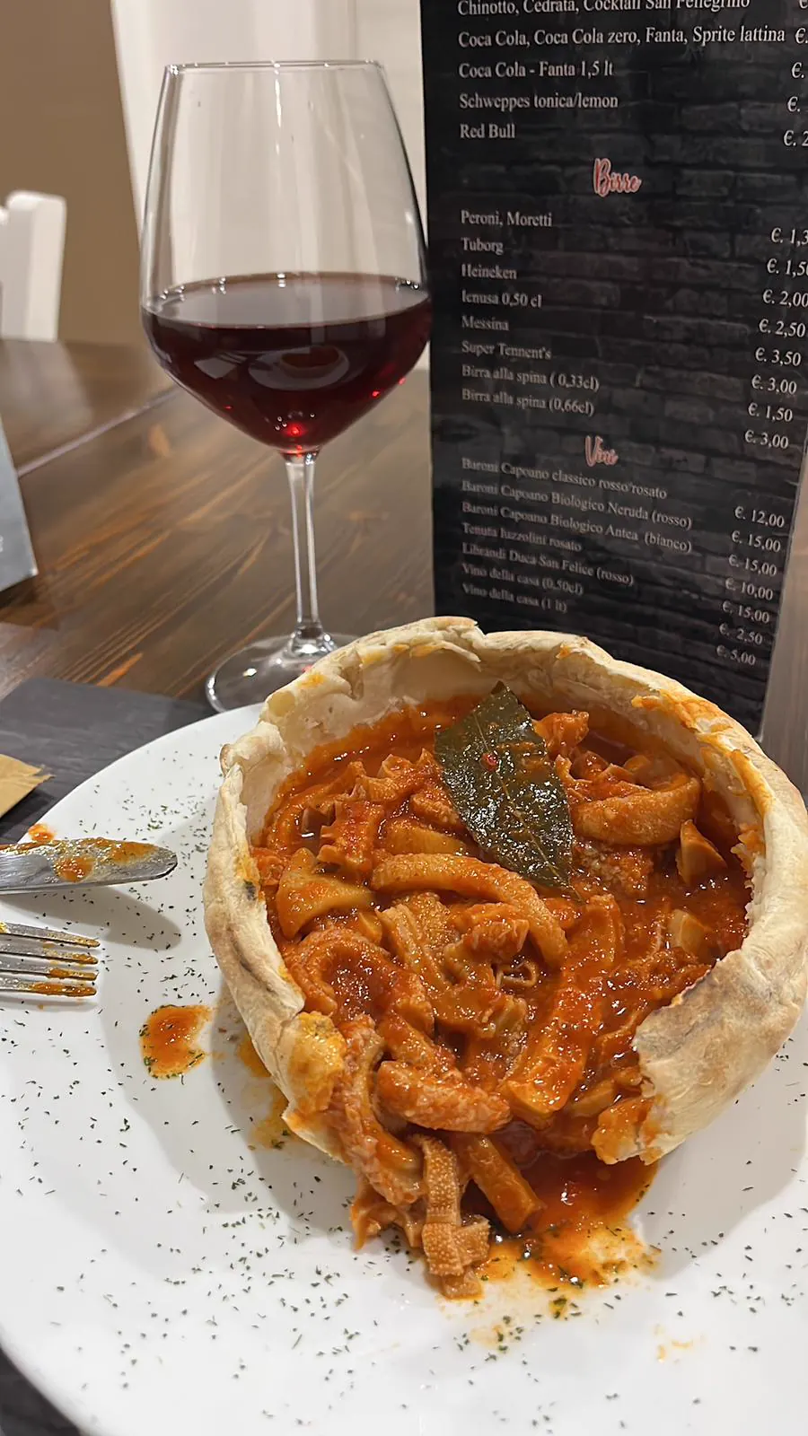 Lo spezzatino del venerdì servito al tavolo